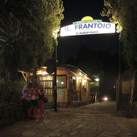 Il Frantoio Camping San Bartolomeo Al Mare Luaran gambar
