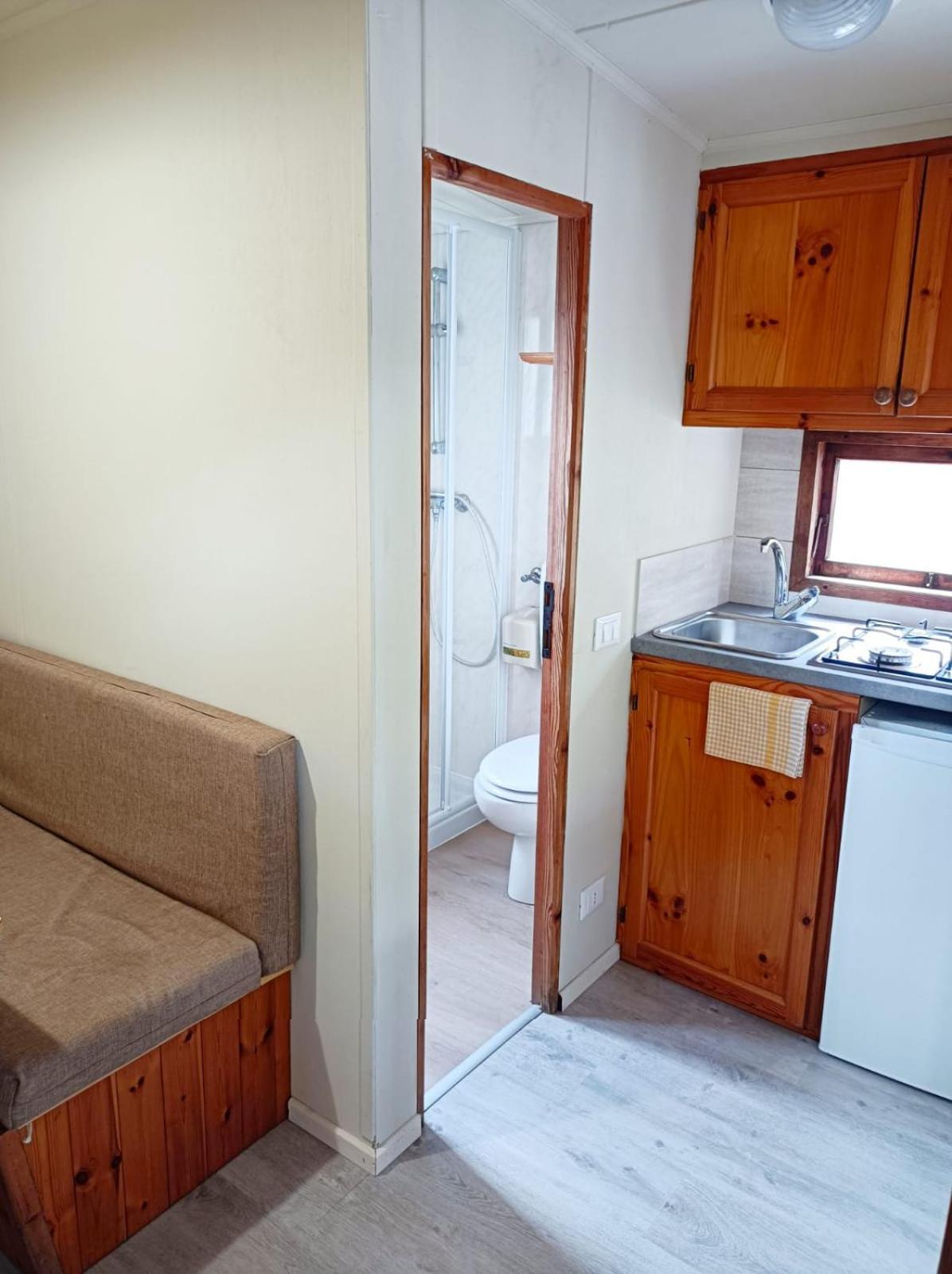 Il Frantoio Camping San Bartolomeo Al Mare Luaran gambar