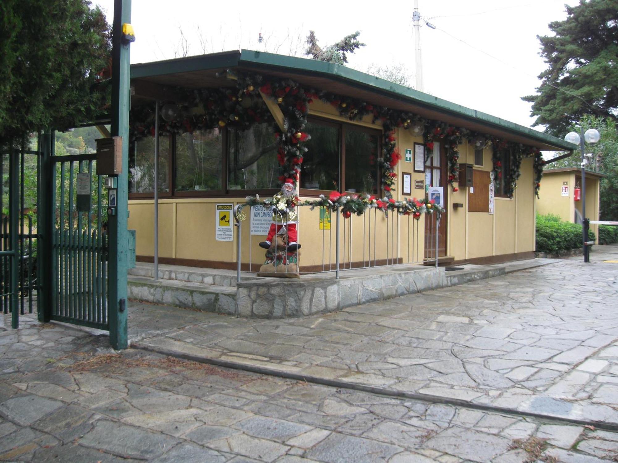Il Frantoio Camping San Bartolomeo Al Mare Luaran gambar