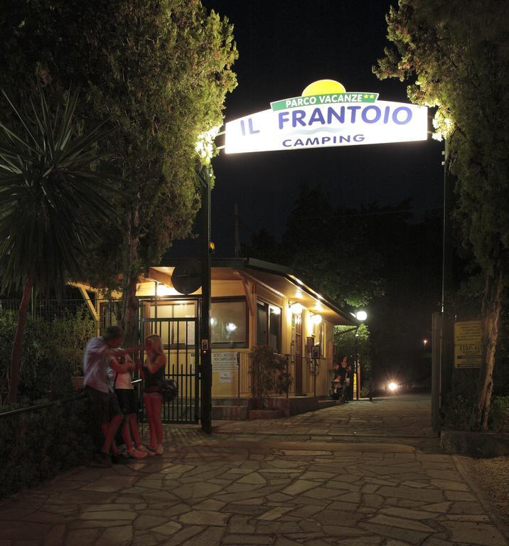 Il Frantoio Camping San Bartolomeo Al Mare Luaran gambar